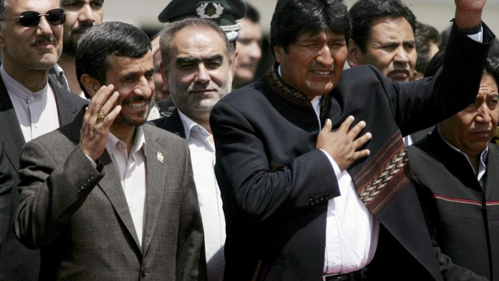 El expresidente de Bolivia, Evo Morales, junto al expresidente de Irán, Mahmud Ahmadinejad.