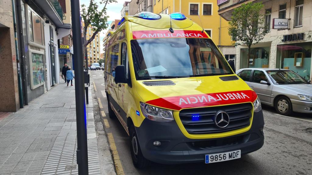 Imagen de archivo de una ambulancia del 112.