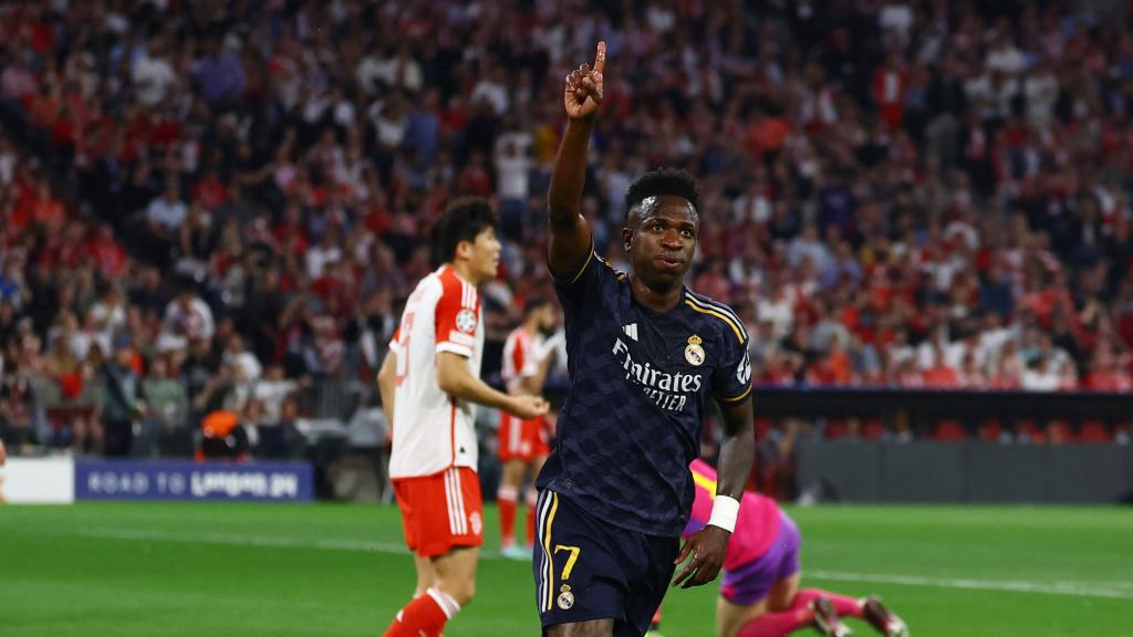 Vinicius celebra el gol inicial frente al Bayern de Múnich.