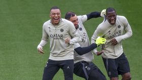Mbappé bromea con sus compañeros en un entrenamiento del PSG
