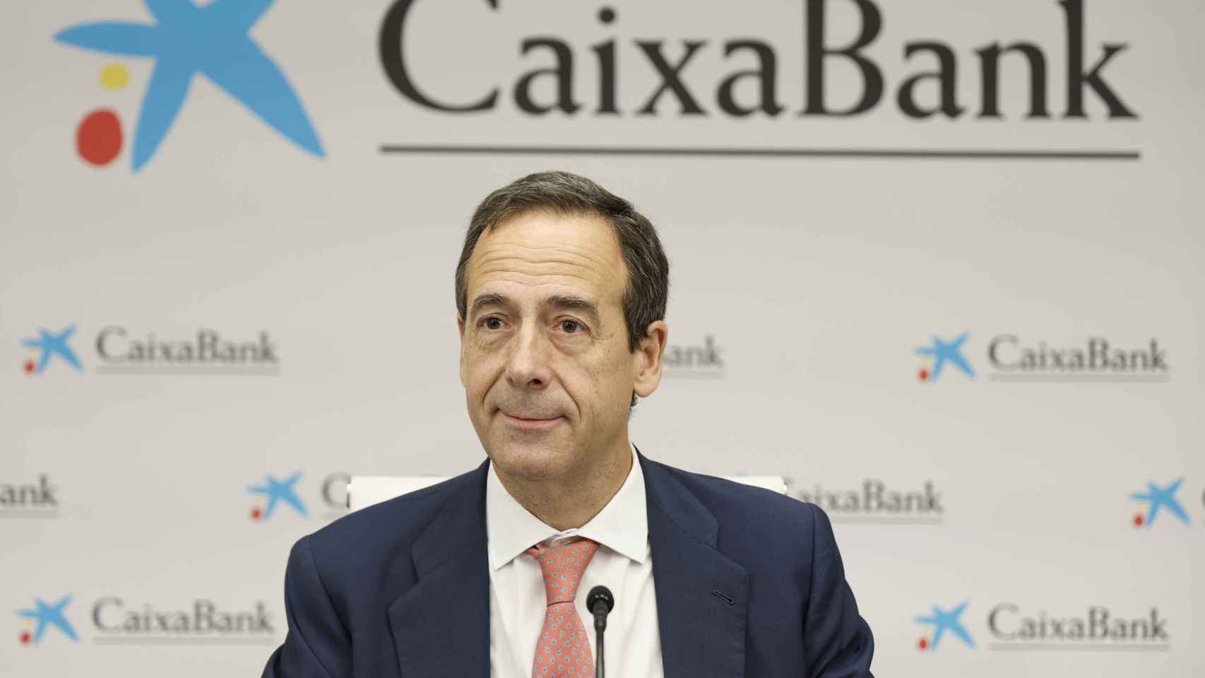 Gonzalo Gortázar, durante la presentación de resultados del primer trimestre de CaixaBank. EE