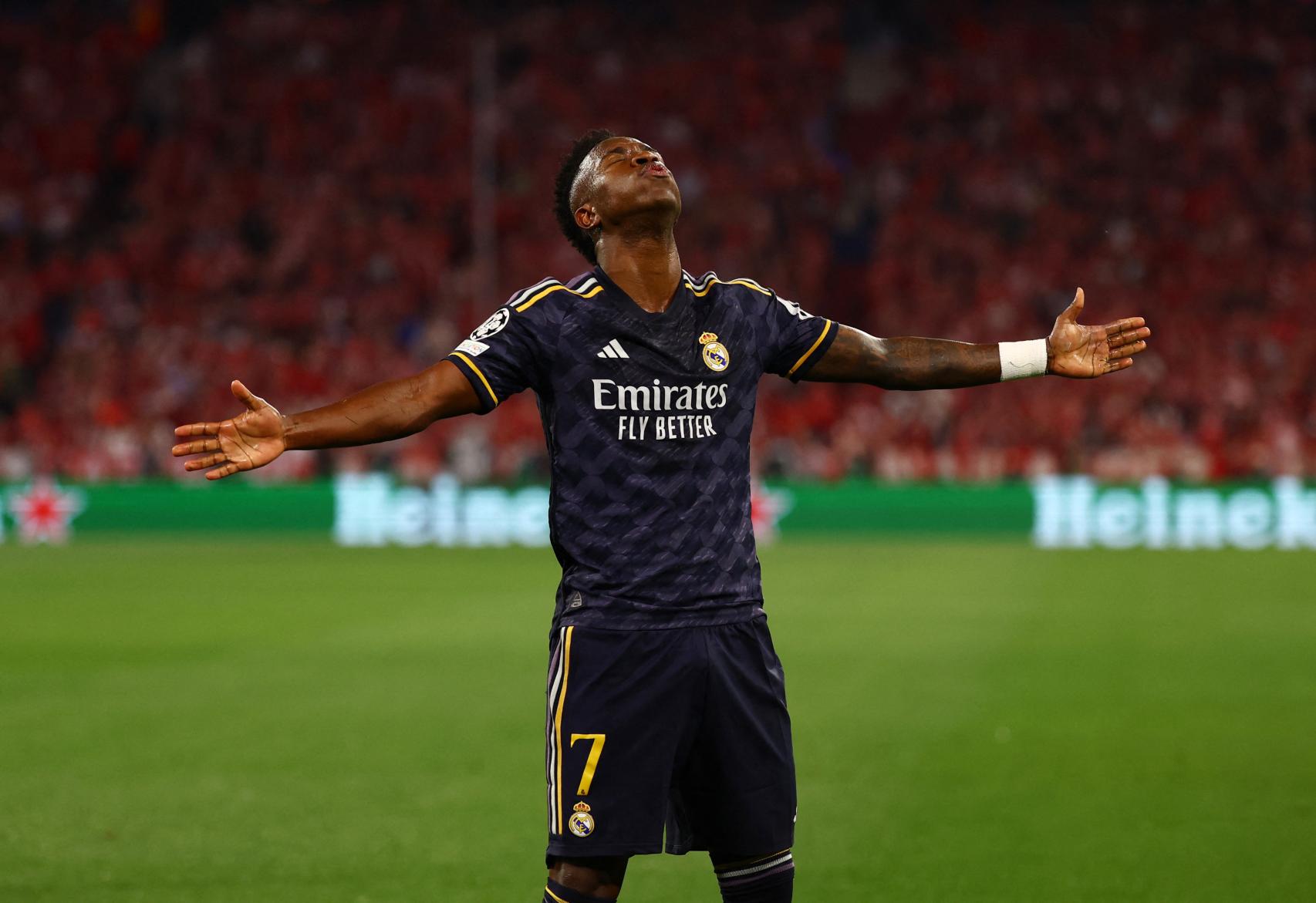 Vinicius celebra su primer gol ante el Bayern Munich