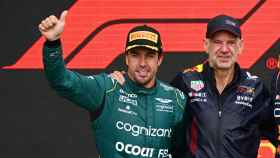 Andrian Newey y Fernando Alonso en el podio del GP de Canadá 2023