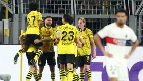 Los jugadores del Dortmund celebran el gol frente al PSG.