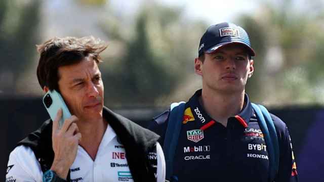 Toto Wolff y Max Verstappen, juntos en el paddock de Fórmula 1