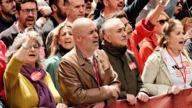 Unai Sordo y Pepe Álvarez, junto a las vicepresidentas Montero y Díaz en la manifestación del Primero de Mayo.