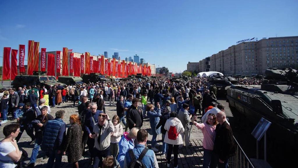 Exposición en Moscú, que ha congregado a muchos ciudadanos.