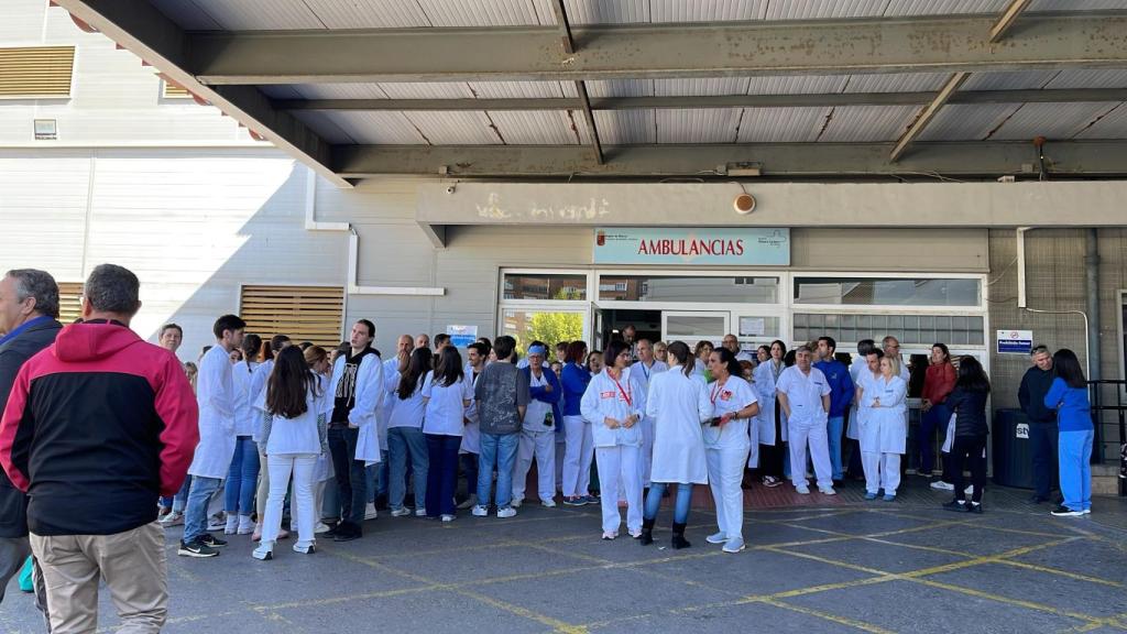 El punto de acceso de los pacientes que son trasladados en ambulancia al Servicio de Urgencias del Hospital Santa Lucía de Cartagena donde se ha producido la agresión.