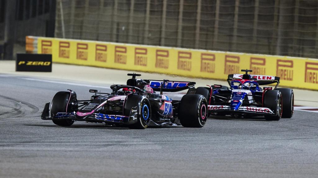 El Alpine de Ocon y el Racing Bulls de Ricciardo, en el GP de Baréin