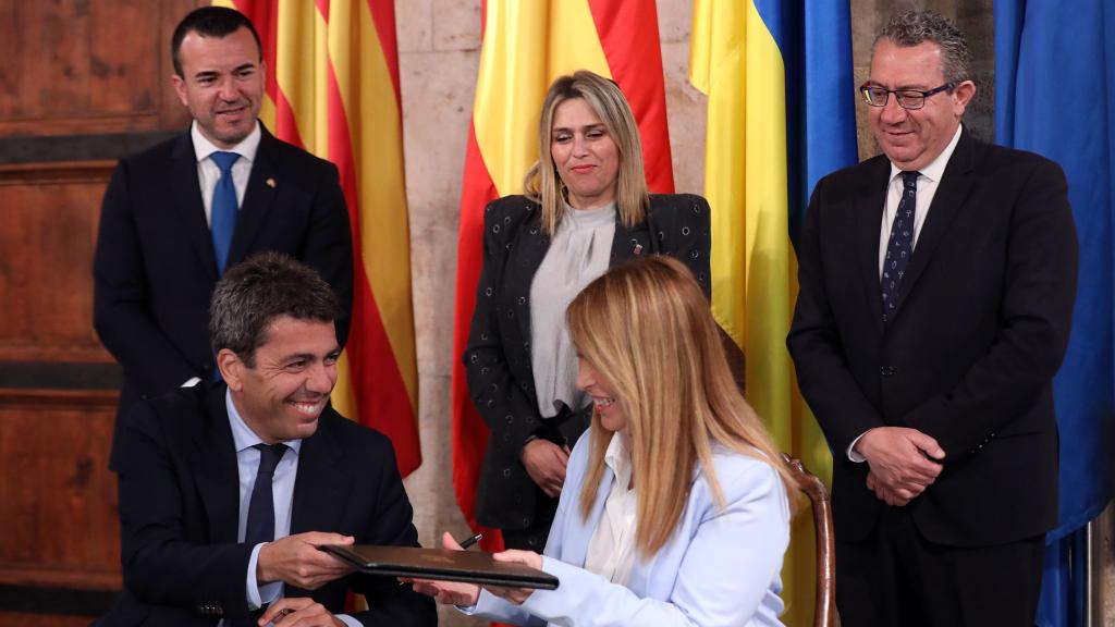 Firma del Plan Viu con las diputaciones y la Federación Valenciana de Municipios y Provincias. EE