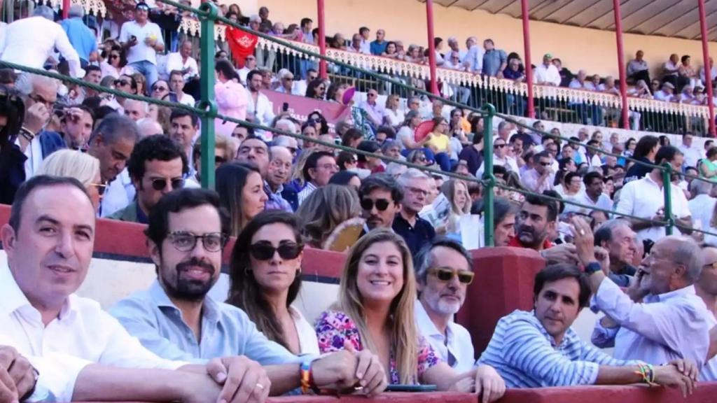 La delegada territorial en el burladero de autoridades un día de toros en la capital pucelana (Natalia Calvo)