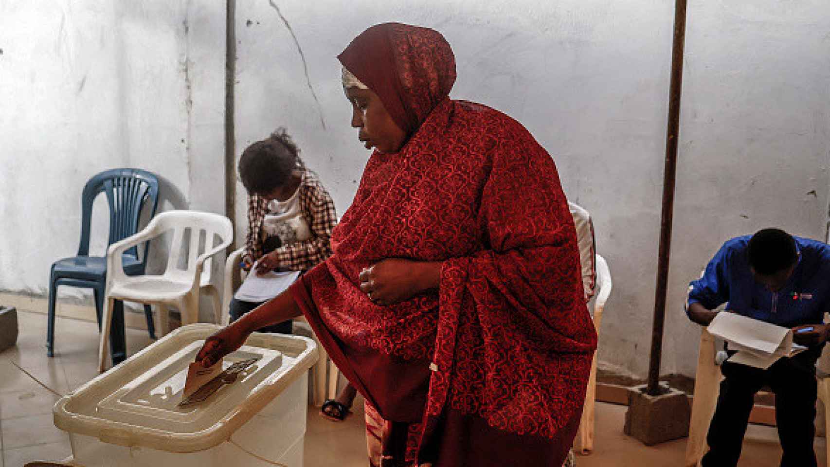 Mujer senegalesa votando. Recuperado de Getty