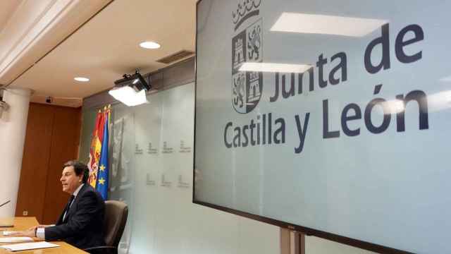 El portavoz de la Junta, Carlos Fernández Carriedo, durante la rueda de prensa posterior al Consejo de Gobierno de este jueves.