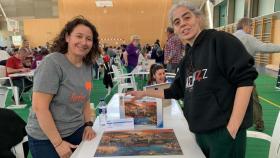 Carmen Molina Barreiro (derecha) y Cristina Pérez Barreiro (izquierda) en un Campeonato de Puzzles