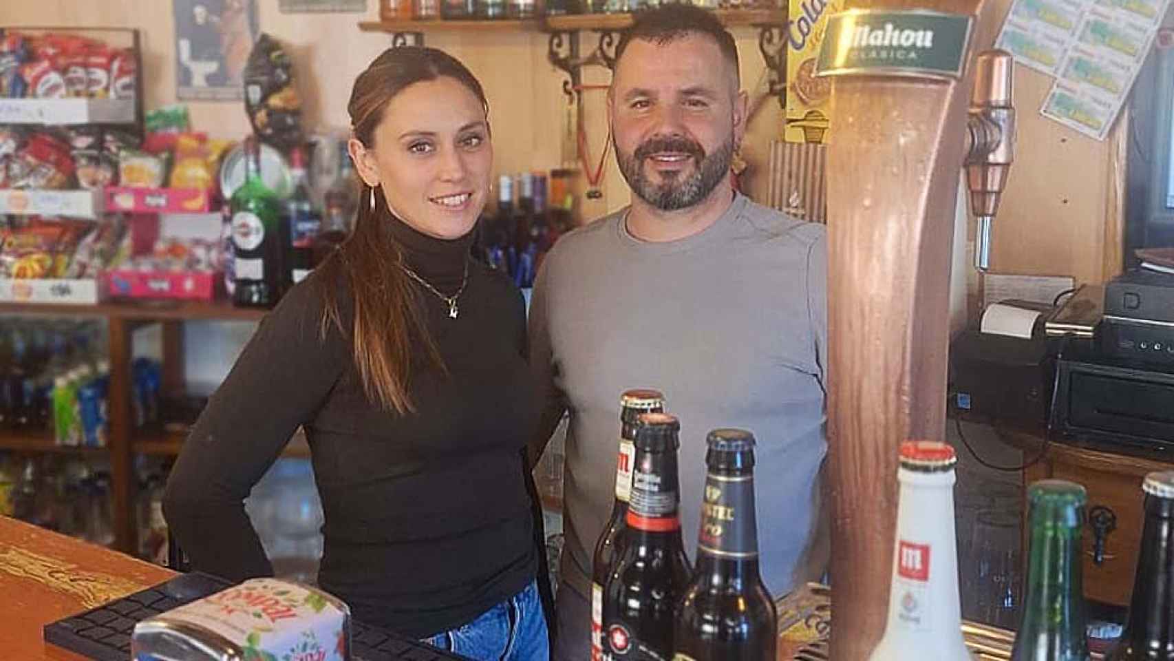 Mario y Marimar en el Bar Hornija de Peñaflor de Hornija