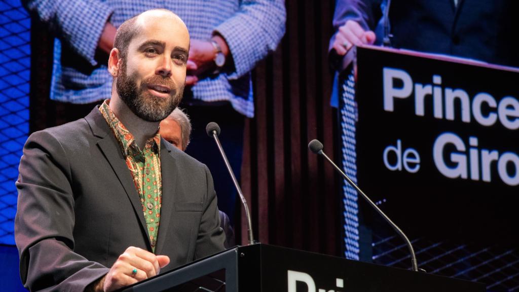 Expósito-Alonso durante la entrega del premio.