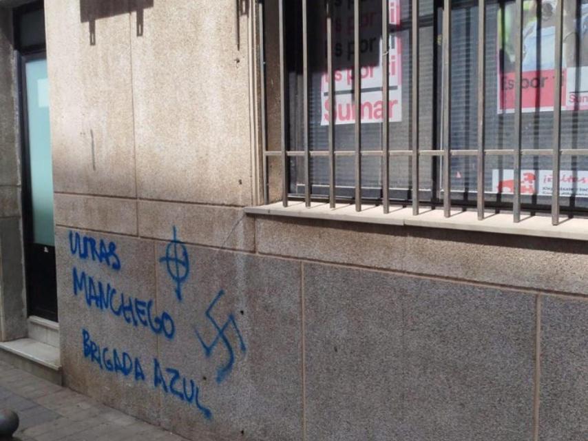 Pintadas contra una sede izquierdista en Ciudad Real