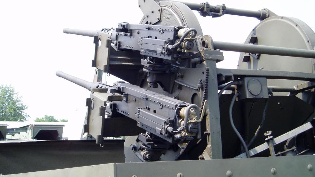 Varias ametralladoras Browning M2 en un sistema de defensa antiaérea.