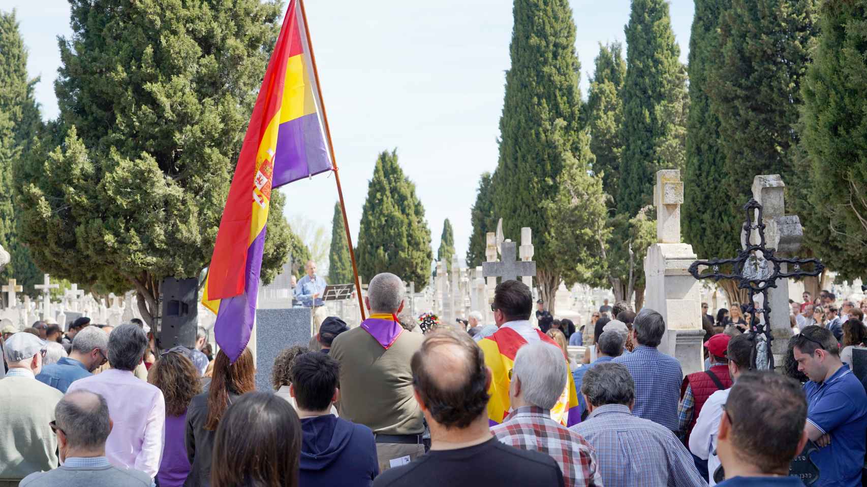 Acto de homenaje de los 199 cuerpos recuperados en las exhumaciones llevadas a cabo en la finca de 'Los Alfredos', en Medina del Campo, y en el cementerio municipal de Valladolid 'El Carmen', el pasado 14 de abril.