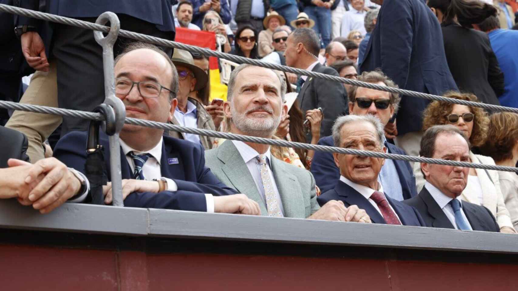 El torero Paco Ojeda, junto al rey Felipe VI y el exministro de Cultura Miguel Iceta en las Ventas el pasado mes de junio.