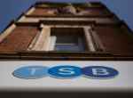 Los analistas sospechan que BBVA pondrá a la venta la filial
británica de Banco Sabadell si se fusionan