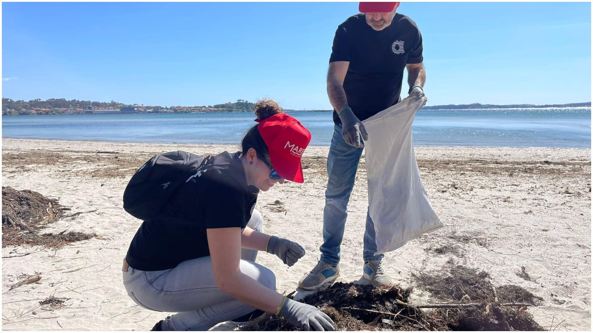 Una jornada de limpieza de Mares Circulares (foto: CocaCola)