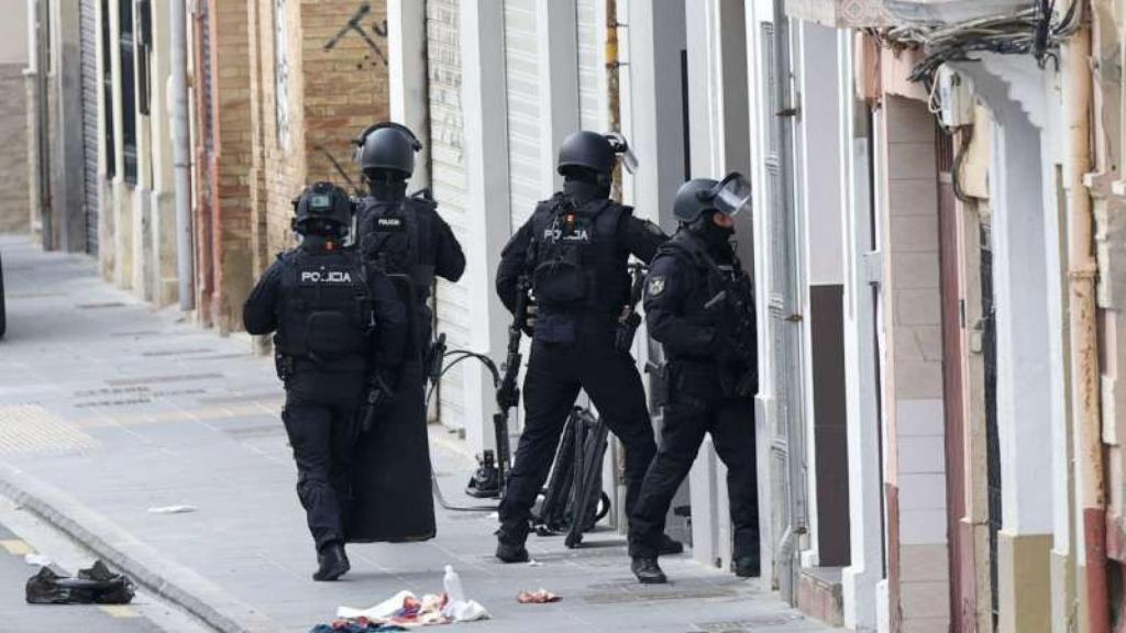 Imagen de archivo de un dispositivo policial en Valencia.