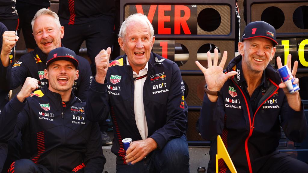Adrian Newey, junto a Helmut Marko y Max Verstappen en el GP de Canadá 2023