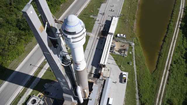 Nave Starliner integrada en el cohete Atlas V