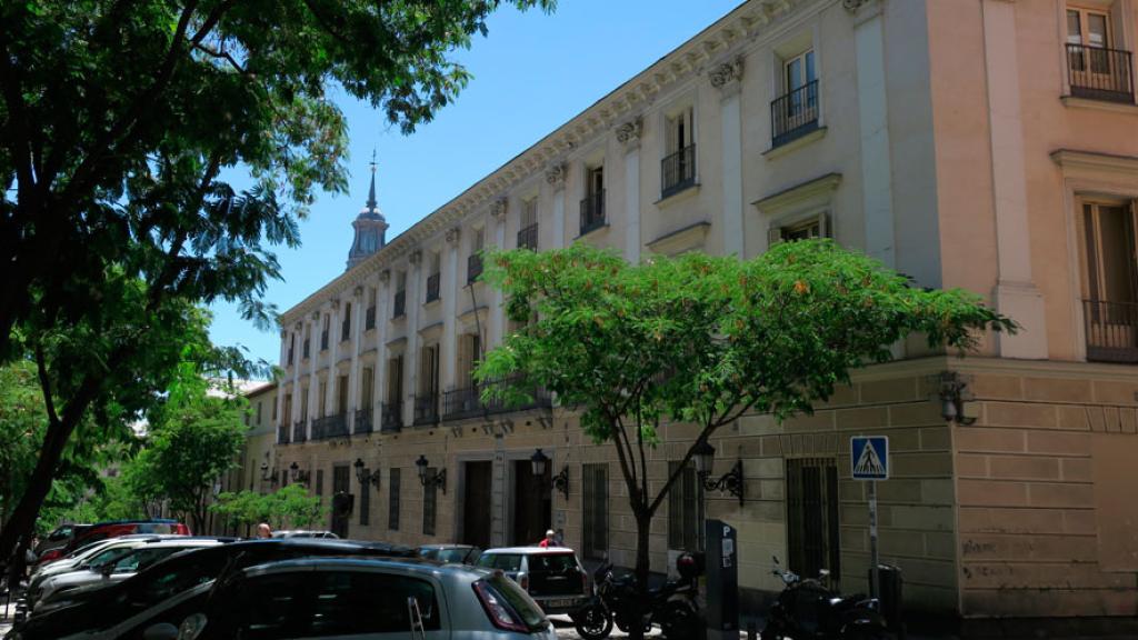 Exterior Palacio de Fernán Núñez.