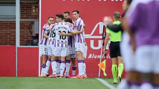 El Real Valladolid celebra el gol de Raúl Moro ante el CD Mirandés