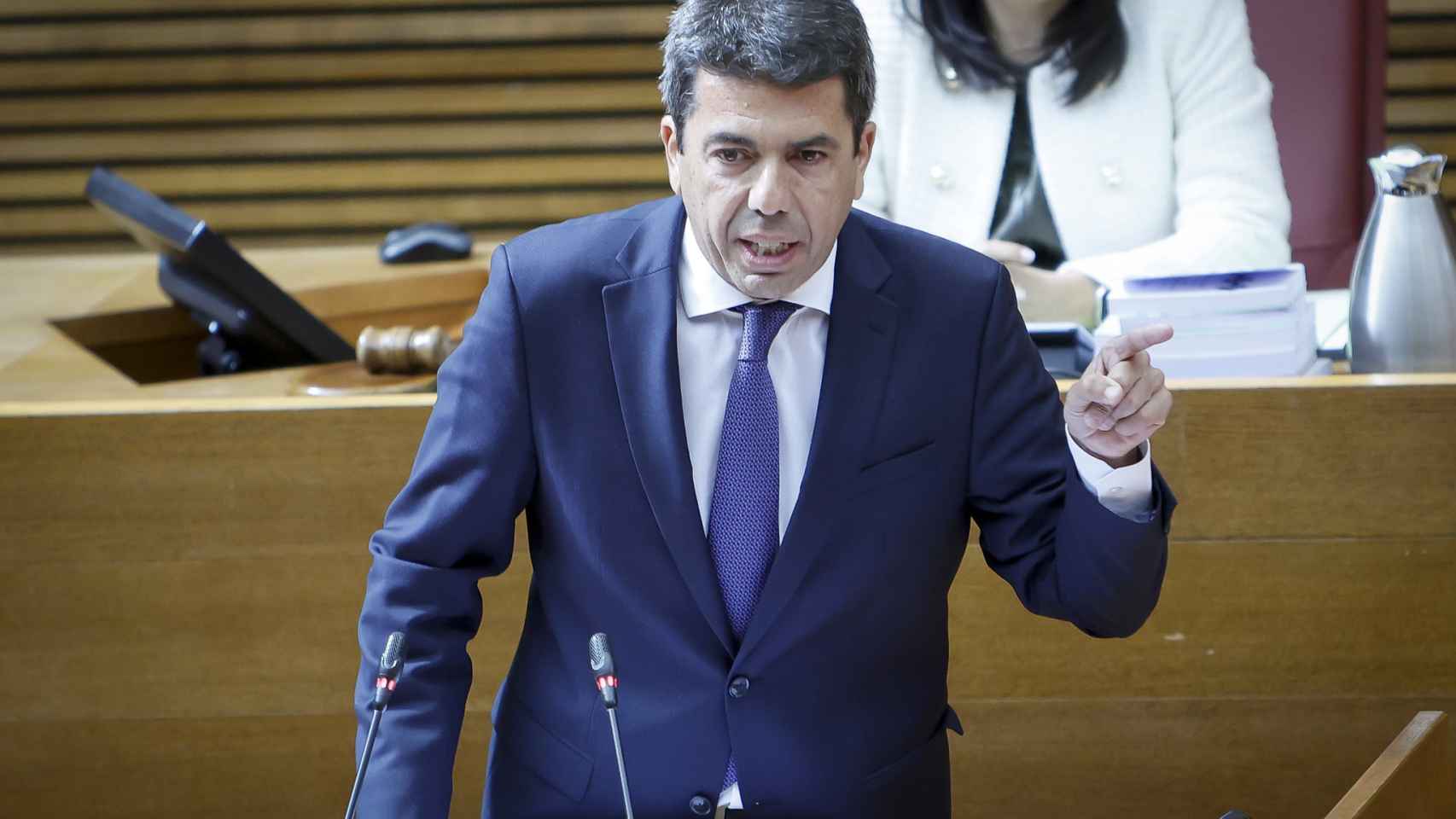 Carlos Mazón, en el parlamento valenciano. José Cuéllar / Corts Valencianes
