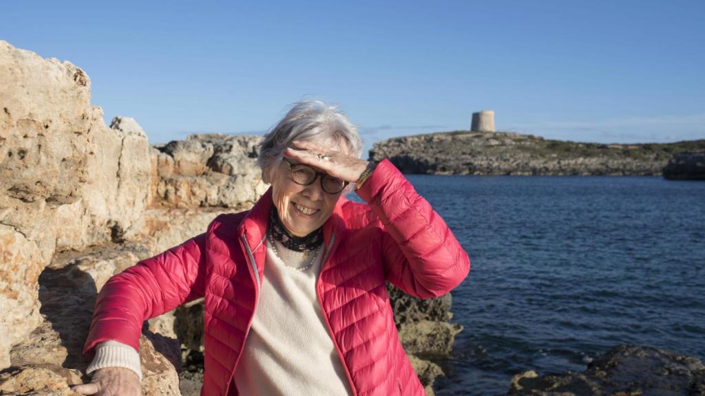Catherine Camus en la cala Alcalfar, Sant Lluís (Menorca). Foto: David Arquimbau