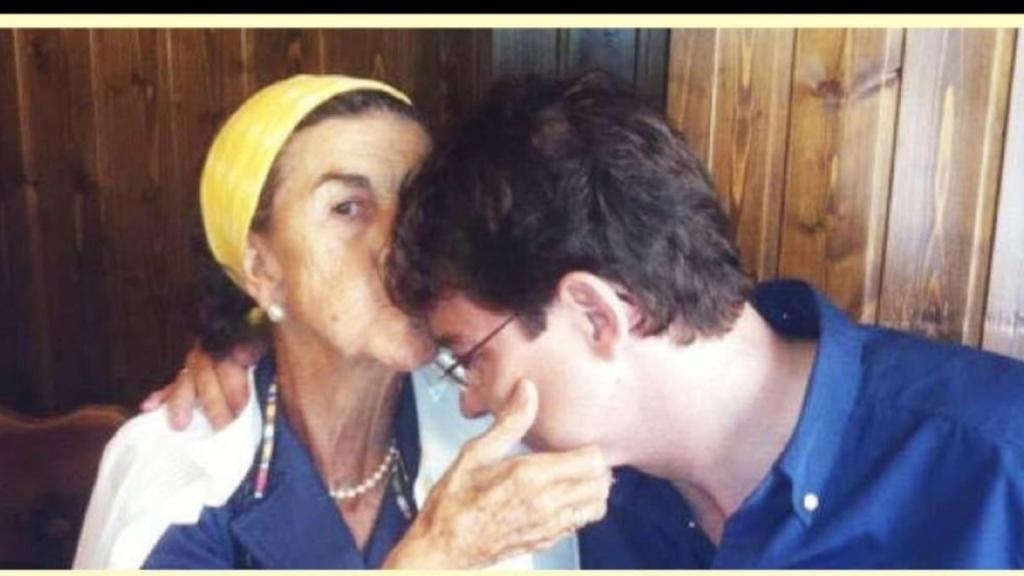 Mañueco ha recordado a su madre este domingo subiendo esta tierna fotografía a la red social X