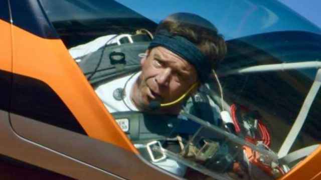 Muere Olivier Masurel, campeón de España de vuelo acrobático: un buitre impacta contra su avión