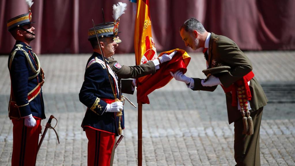 Felipe VI en la jura de bandera.