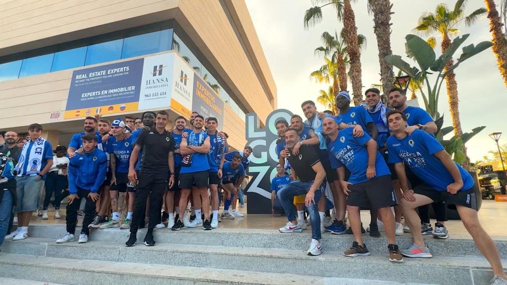 Los jugadores del Hércules han celebrado este domingo su victoria en las instalaciones de Logozo.