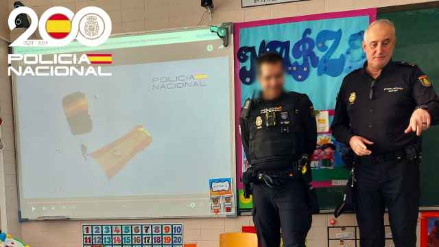 La Policía Nacional impartió una charla en su colegio