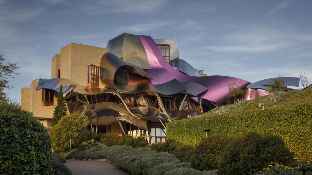 Hotel Marqués de Riscal by Quim Roser.