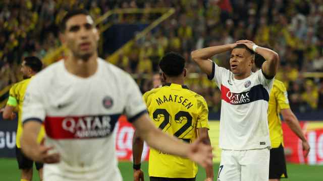 Kylian Mbappé se lamenta en el partido de ida de las semis contra el Borussia Dortmund