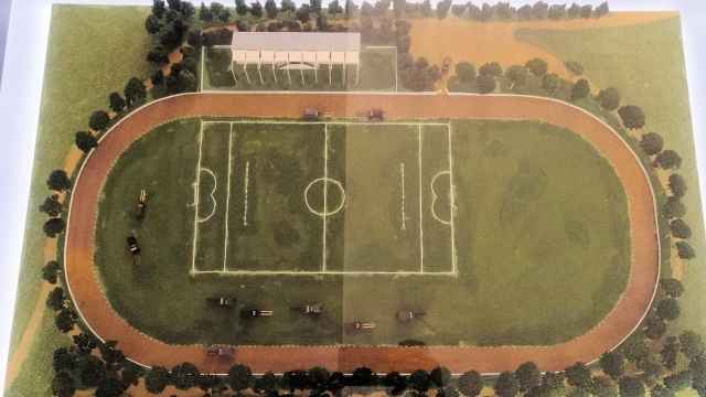 Maqueta que recrea el campo donde se jugó el primer partido de fútbol en España