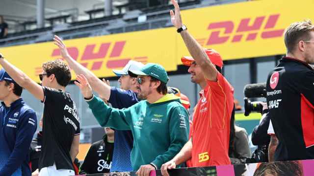 Carlos Sainz.y Fernando Alonso en la previa de la carrera del GP de Japón de F1 2024