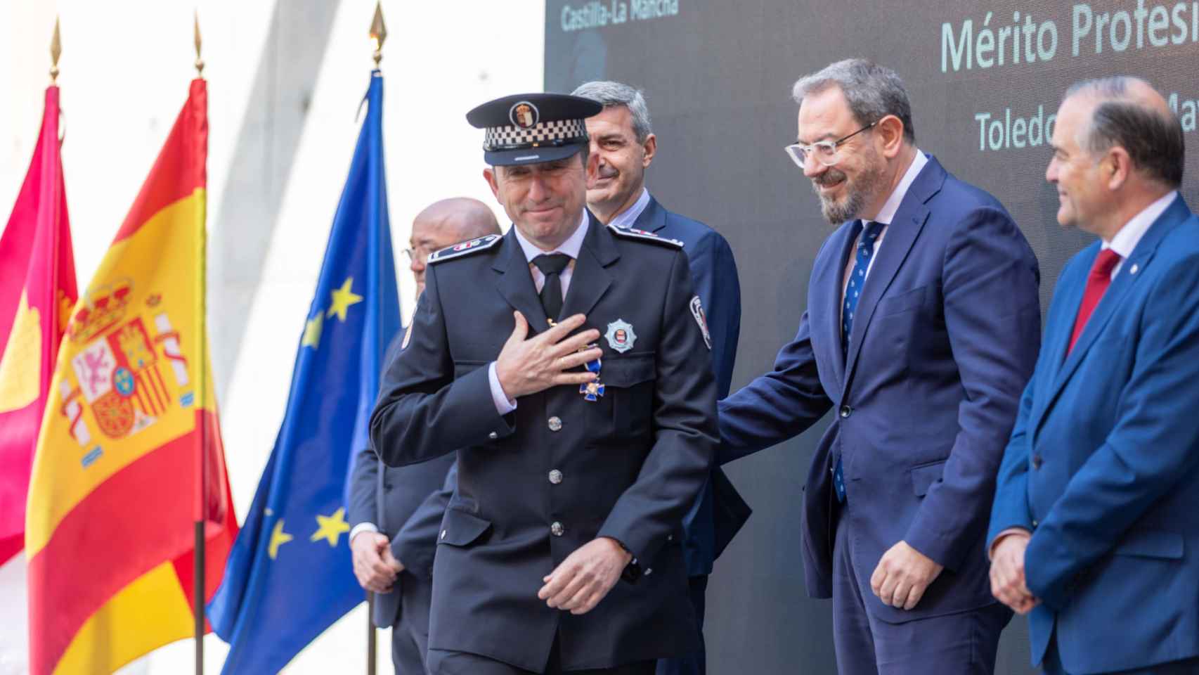Castilla-La Mancha reconoce a sus mejores policías locales: fotogalería del emotivo acto celebrado en Toledo
