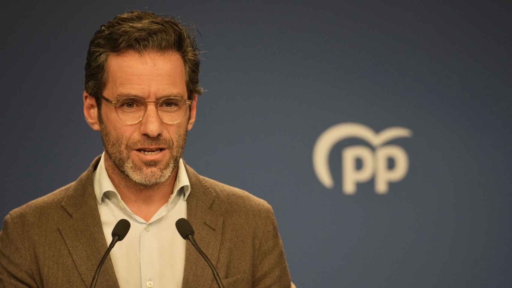 El portavoz del PP, Borja Sémper, este lunes en rueda de prensa en la sede de Génova 13.