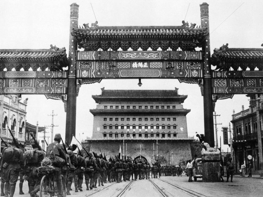 Una de las fotografías de la entrada japonesa en Beijing tras la captura de la ciudad en 1937.
