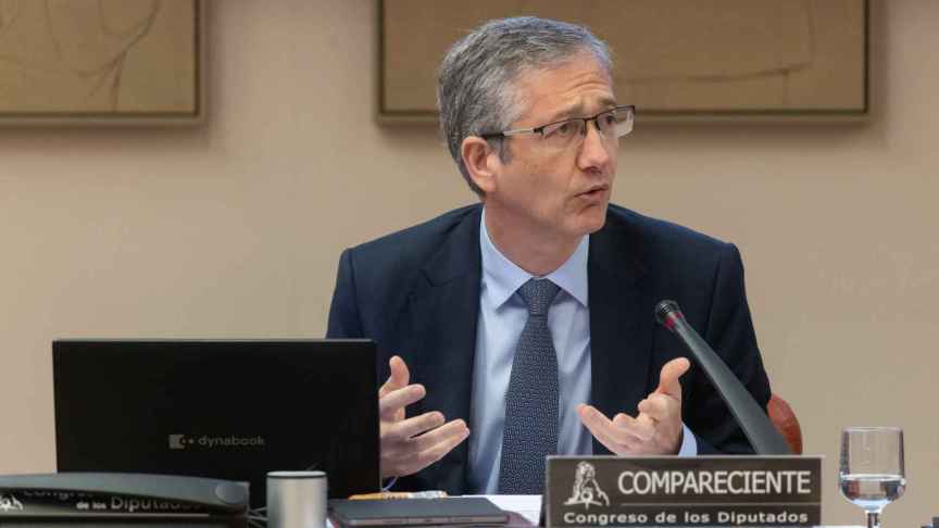 El gobernador del Banco de España, Pablo Hernández de Cos, durante su comparecencia ante la Comisión de Economía del Congreso de los Diputados