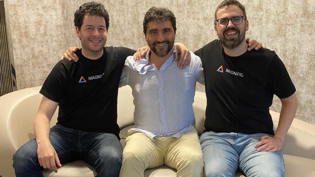 Los creadores de Magnific y el CEO de Freepik, Joaquín Cuenca.