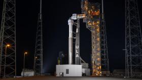 Cohete Atlas V con la nave Starliner en Cabo Cañaveral, Florida, horas antes del despegue cancelado