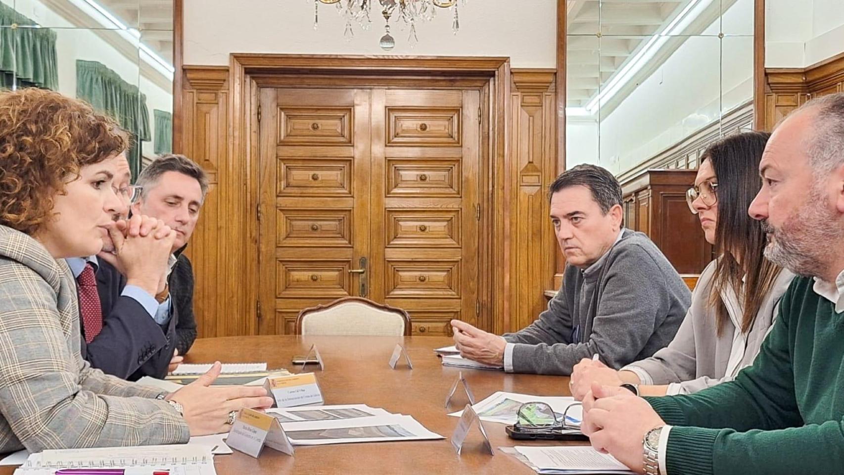 Reunión entre representantes