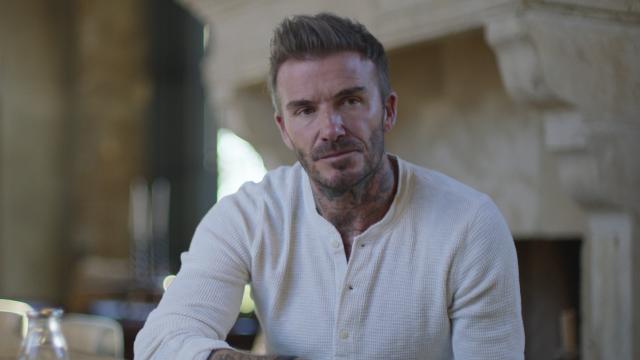 David Beckham revela que el director de su documental se enfadó con él tras la escena viral con Victoria